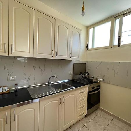 Lisus Apartment Вльора Екстер'єр фото